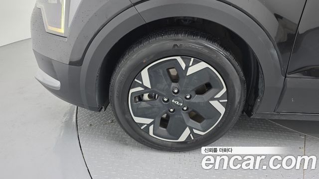 Kia Niro EV Air 2023 — фото 5
