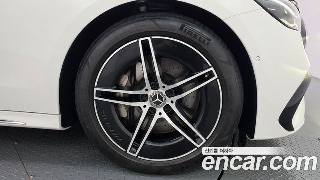 Mercedes-Benz E-Class (W214) E300 4MATIC AMG Line 2024 — фото 5