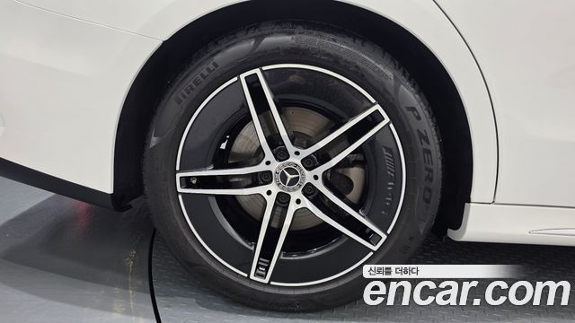Mercedes-Benz E-Class (W214) E300 4MATIC AMG Line 2024 — фото 27