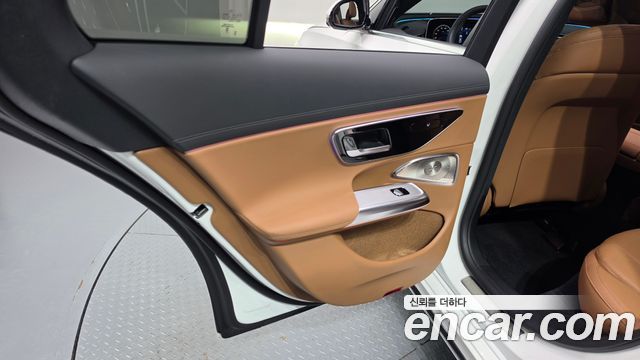 Mercedes-Benz E-Class (W214) E300 4MATIC AMG Line 2024 — фото 31