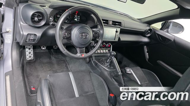 Toyota GR86 2.4 Premium 2023 — фото 7