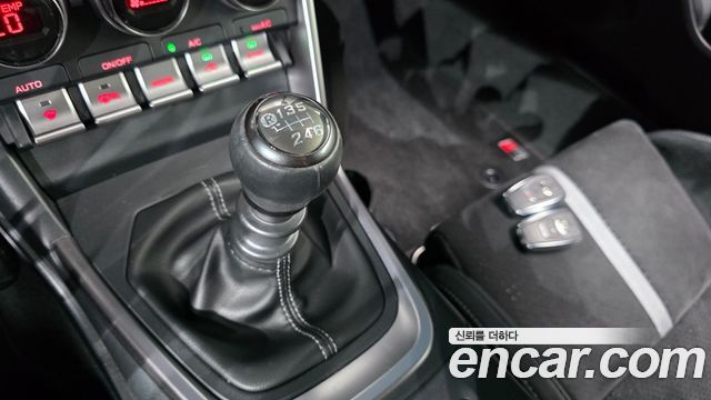 Toyota GR86 2.4 Premium 2023 — фото 9