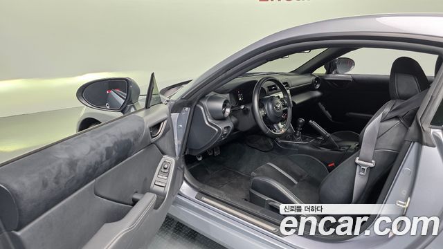 Toyota GR86 2.4 Premium 2023 — фото 10
