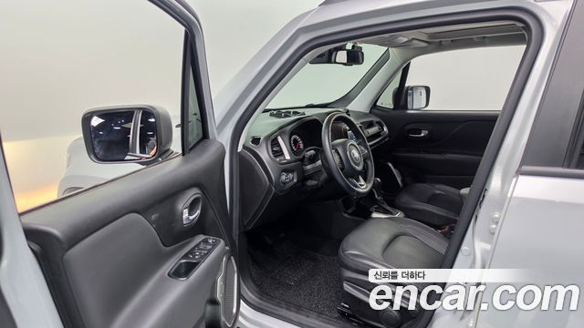 Jeep Renegade 2.4 Limited 2019 — фото 10