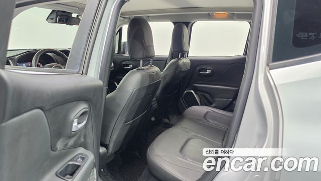 Jeep Renegade 2.4 Limited 2019 — фото 11