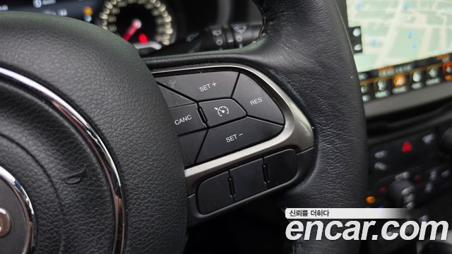Jeep Renegade 2.4 Limited 2019 — фото 15