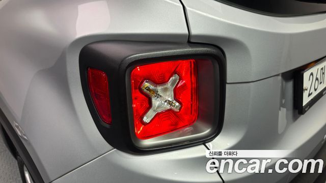 Jeep Renegade 2.4 Limited 2019 — фото 23