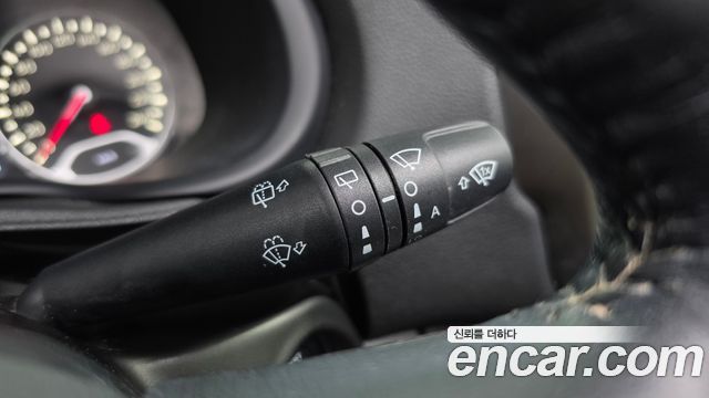 Jeep Renegade 2.4 Limited 2019 — фото 30