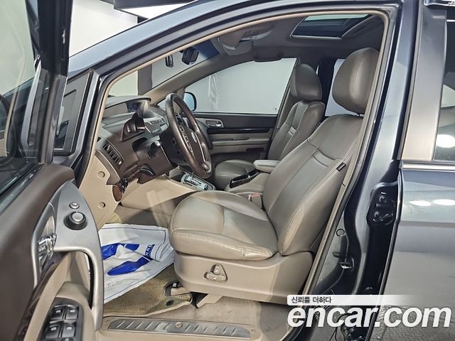 KG Mobility (SsangYong) Korando Turismo 4WD GT 9-seater 2014 — фото 15