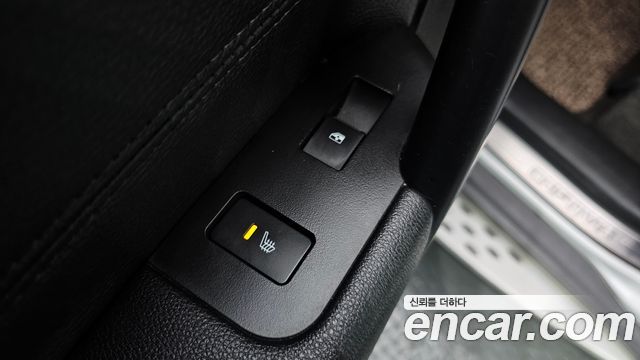 Chevrolet Captiva 2WD LTZ 2016 — фото 19