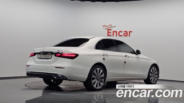 Mercedes-Benz E-Class (W213) E300e 4MATIC Exclusive 2023 — фото 2