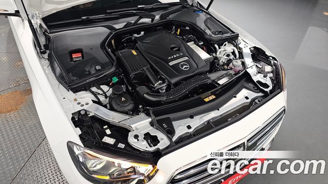 Mercedes-Benz E-Class (W213) E300e 4MATIC Exclusive 2023 — фото 6