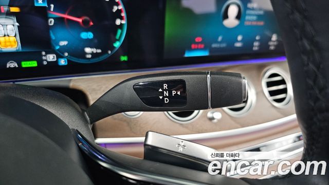 Mercedes-Benz E-Class (W213) E300e 4MATIC Exclusive 2023 — фото 9