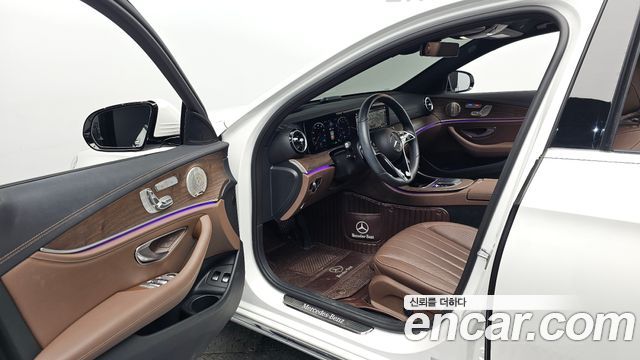 Mercedes-Benz E-Class (W213) E300e 4MATIC Exclusive 2023 — фото 10