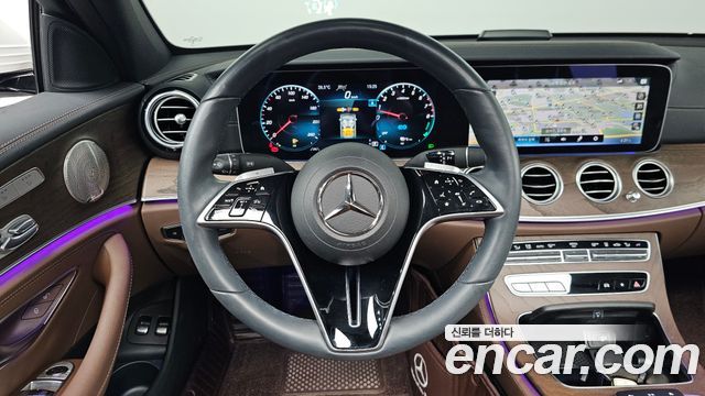 Mercedes-Benz E-Class (W213) E300e 4MATIC Exclusive 2023 — фото 13
