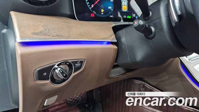 Mercedes-Benz E-Class (W213) E300e 4MATIC Exclusive 2023 — фото 14