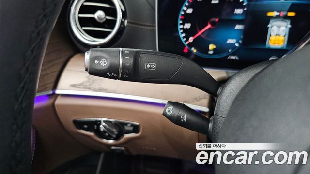 Mercedes-Benz E-Class (W213) E300e 4MATIC Exclusive 2023 — фото 15