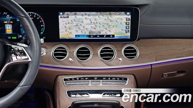 Mercedes-Benz E-Class (W213) E300e 4MATIC Exclusive 2023 — фото 17