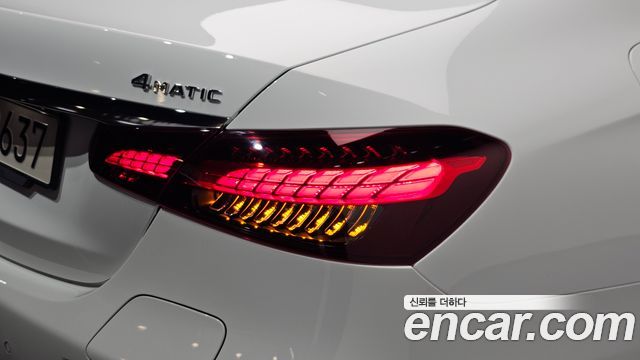 Mercedes-Benz E-Class (W213) E300e 4MATIC Exclusive 2023 — фото 23