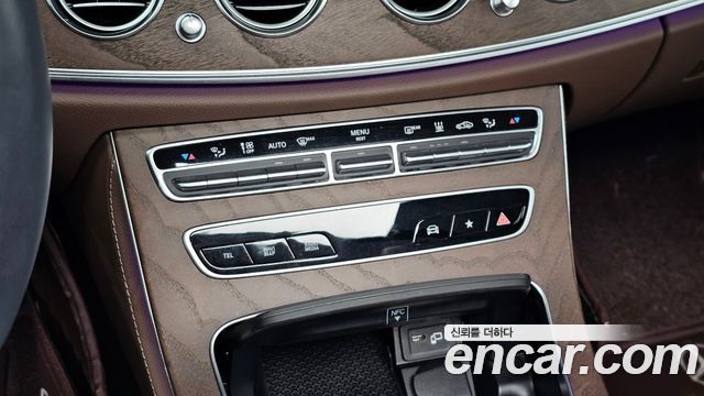 Mercedes-Benz E-Class (W213) E300e 4MATIC Exclusive 2023 — фото 27