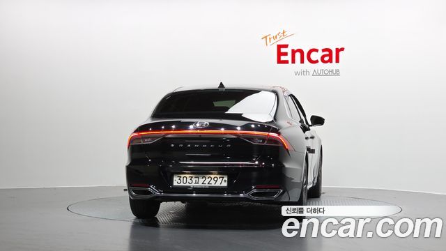 Hyundai Grandeur (IG) 3.0 LPi (Taxi) example 2020 — фото 4