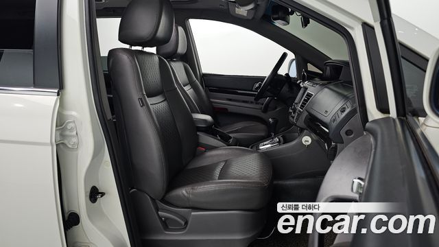 KG Mobility (SsangYong) Korando Turismo 4WD RX 9-seater 2016 — фото 10