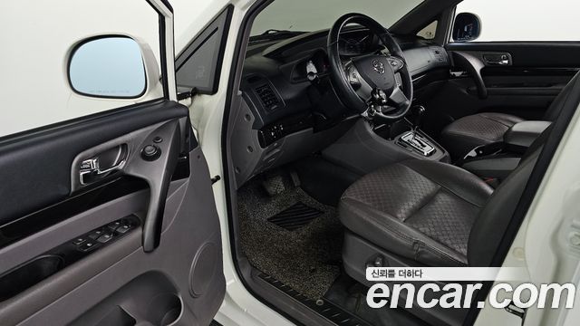 KG Mobility (SsangYong) Korando Turismo 4WD RX 9-seater 2016 — фото 11