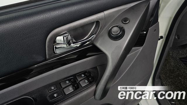 KG Mobility (SsangYong) Korando Turismo 4WD RX 9-seater 2016 — фото 17