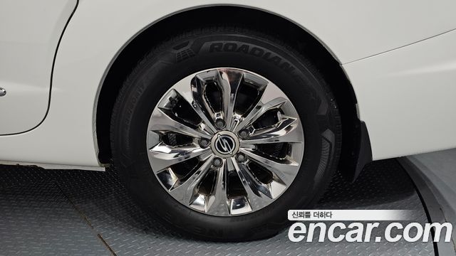 KG Mobility (SsangYong) Korando Turismo 4WD RX 9-seater 2016 — фото 21
