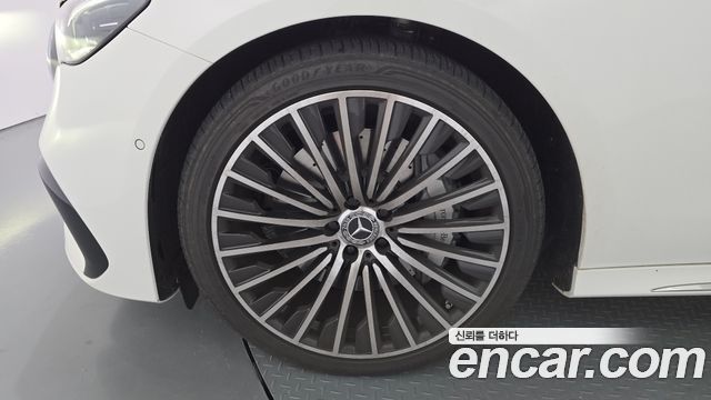 Mercedes-Benz E-Class (W214) E300 4MATIC AMG Line 2025 — фото 5