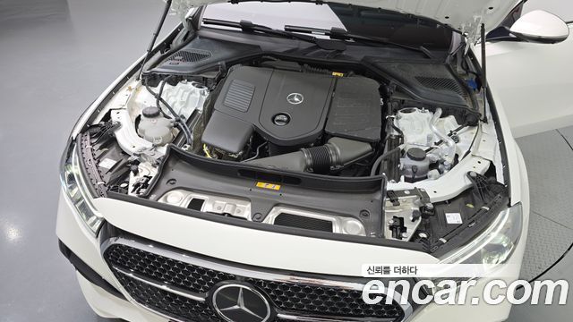 Mercedes-Benz E-Class (W214) E300 4MATIC AMG Line 2025 — фото 6
