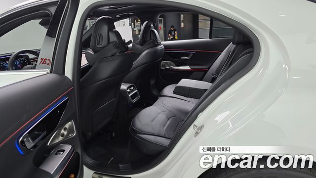 Mercedes-Benz E-Class (W214) E300 4MATIC AMG Line 2025 — фото 11