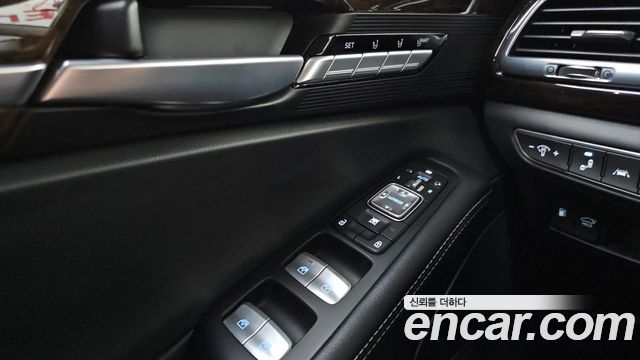 Genesis G90 3.8 AWD Premium Luxury 2019 — фото 32