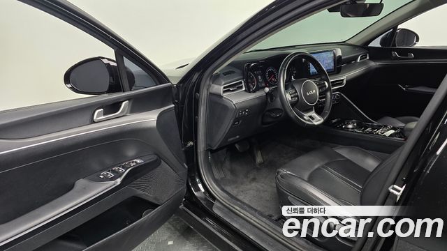 Kia K5 (III) 2.0 Trendy 2023 — фото 11
