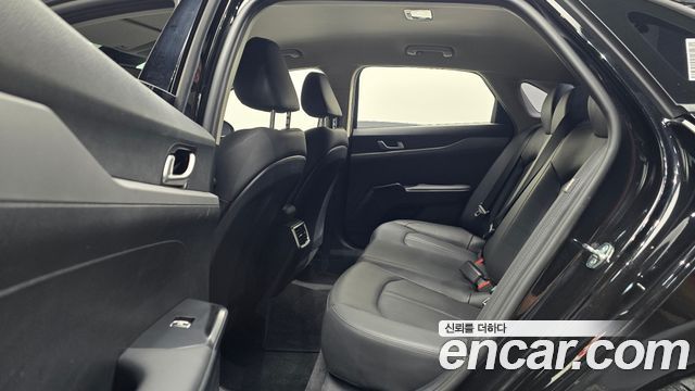 Kia K5 (III) 2.0 Trendy 2023 — фото 12