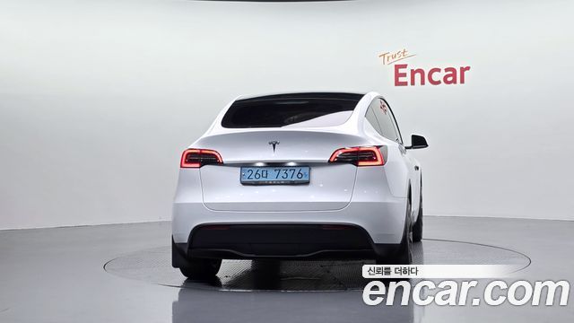 Tesla Model Y RWD 2023 — фото 4