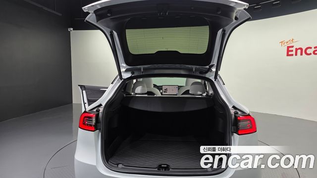 Tesla Model Y RWD 2023 — фото 32