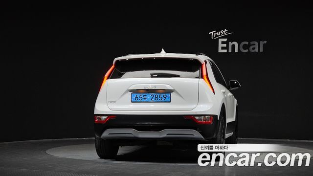 Kia Niro EV Air 2023 — фото 4