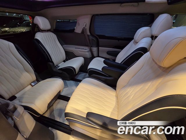 Kia Carnival (IV) Gasoline 9-Seater Hi Limousine (7-seater Limousine(Special vehicle) 2024 — фото 23