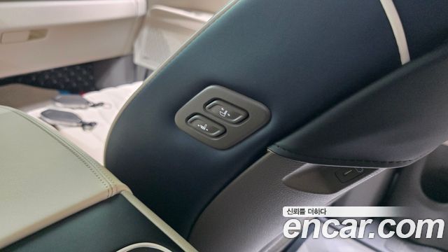 Kia Carnival (IV) Gasoline 9-Seater Hi Limousine (7-seater Limousine(Special vehicle) 2024 — фото 34