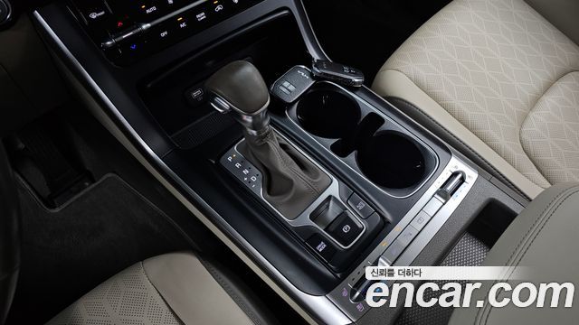 Kia Carnival (IV) Gasoline 9-Seater Prestige 2023 — фото 9