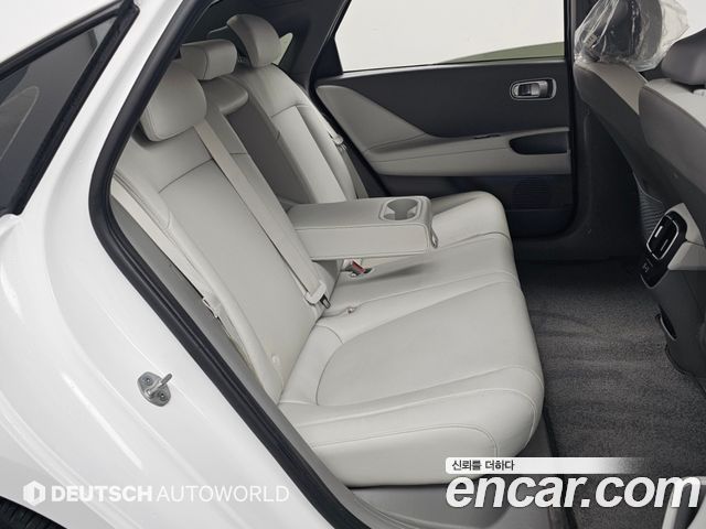 Hyundai Ioniq 6 Long Range Exclusive + 2023 — фото 16