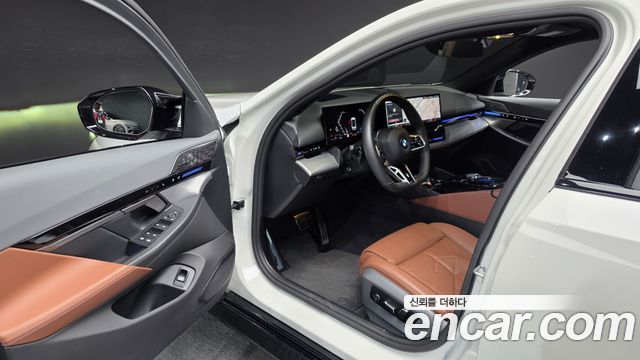 BMW 5 Series (G60) 530i xDrive M Sport 2024 — фото 10