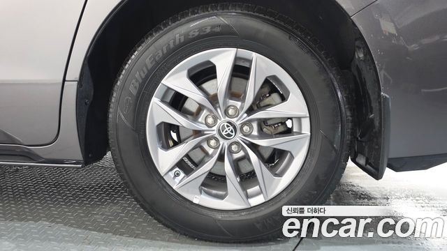 Toyota Sienna (IV) 2.5 Hybrid AWD 2023 — фото 21