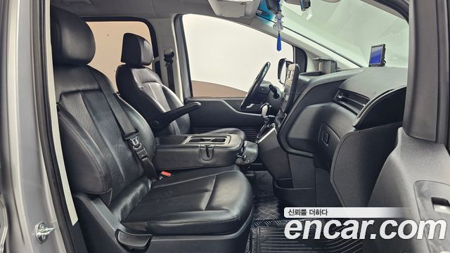 Hyundai Staria Tourer 9-Seater Modern 2024 — фото 11