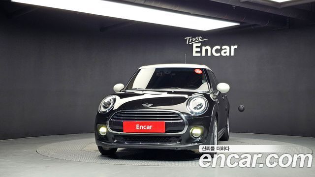 MINI Cooper 5Door Standard 3rd 2019 — фото 3