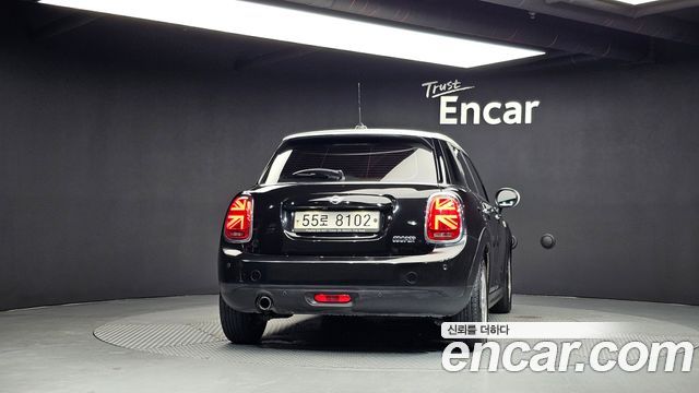 MINI Cooper 5Door Standard 3rd 2019 — фото 4