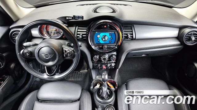 MINI Cooper 5Door Standard 3rd 2019 — фото 7