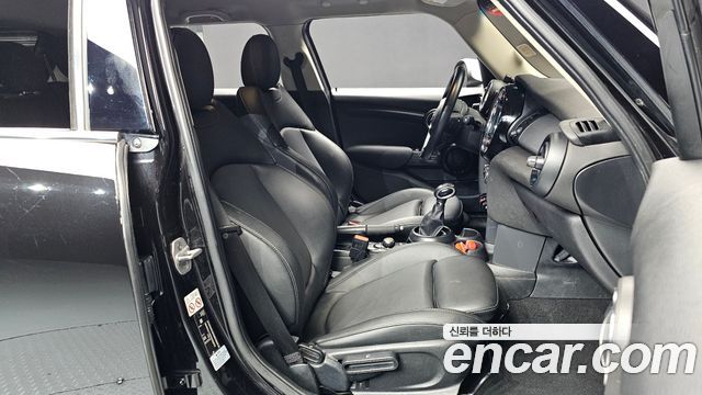 MINI Cooper 5Door Standard 3rd 2019 — фото 11