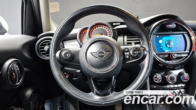 MINI Cooper 5Door Standard 3rd 2019 — фото 13